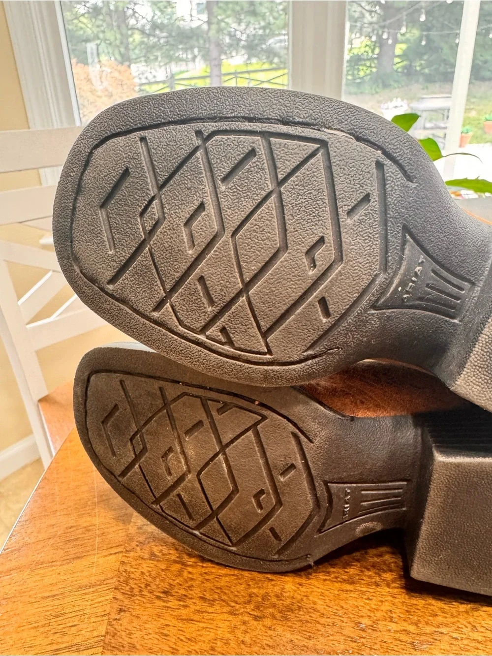 Ariat Tombstone Wide Square Toe Western Boot. Size boys or girls 8.5